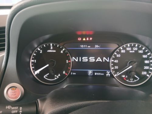 Nissan 2.5 LE Plus 4x4 A/T in Namibia