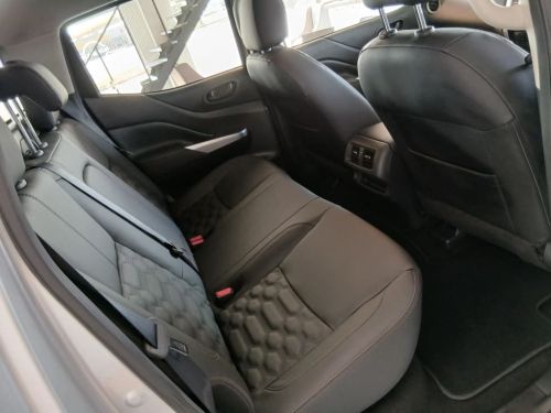Nissan 2.5 LE Plus 4x4 A/T in Namibia