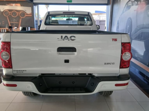 JAC T6 2.0d Lux 4x2 S/C in Namibia