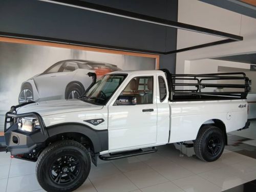 Mahindra S4 4x4 S/C Pik Up in Namibia