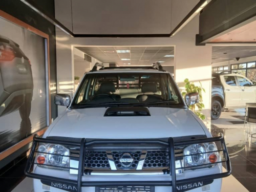 Used Nissan Np300 2.5d 4x4 D/C for sale in Mariental