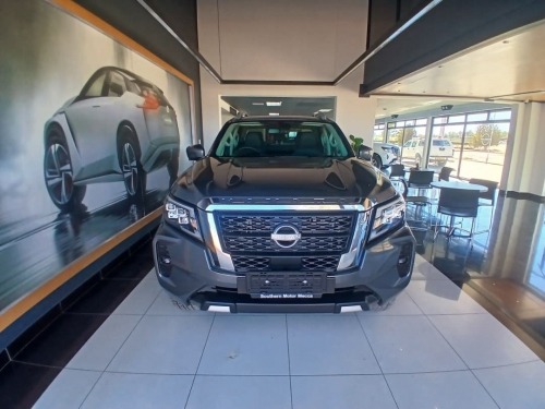 New Nissan Navara 2.5d LE Plus 4x4 D/C A/T for sale in Mariental