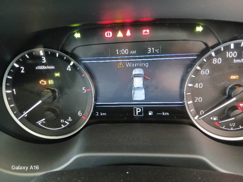 Nissan Navara 2.5D LE Plus 4x4 D/C A/T in Namibia