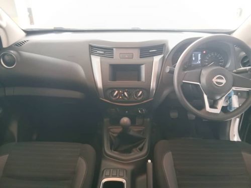 Nissan Navara 2.5D XE 4x4 Plus D/C M/T in Namibia