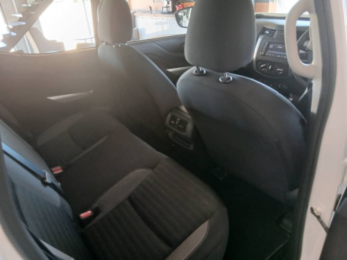 Nissan Navara 2.5d SE Plus 4x4 D/C M/T in Namibia
