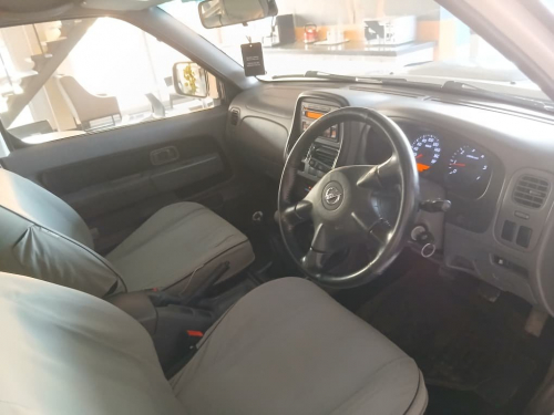 Nissan Hardbody NP300 2.5d 4x4 D/C in Namibia