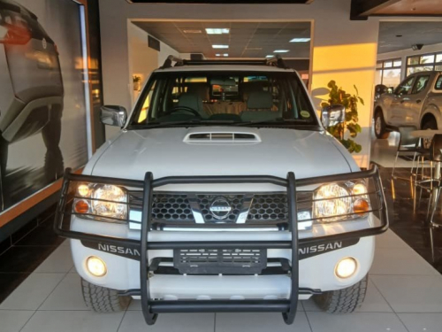 Pre-owned Nissan Hardbody NP300 2.5d 4x4 D/C for sale in 