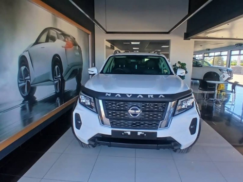 Used Nissan Navara 2.5LE Plus 4x4 D/C M/T for sale in Mariental
