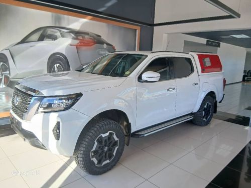 Nissan Navara 2.5D LE 4x4 A/T D/C in Namibia