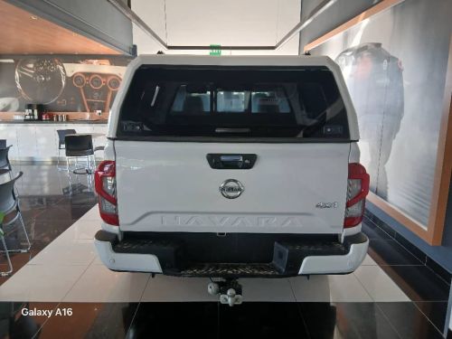 Nissan Navara 2.5D LE 4x4 A/T D/C in Namibia