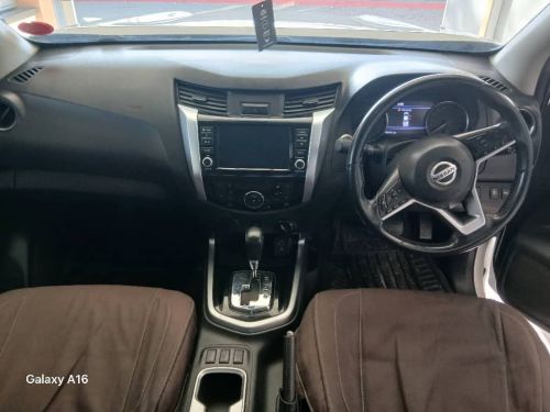 Nissan Navara 2.5D LE 4x4 A/T D/C in Namibia