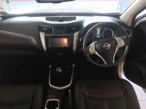 Nissan Navara 2.3d 4x4 D/C M/T in Namibia