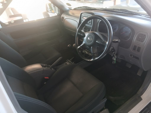 Nissan Hardbody NP300 2.5d 4x4 D/C in Namibia