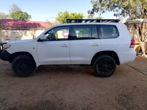 Toyota Land Cruiser 200 series V8 4.7 in Namibia