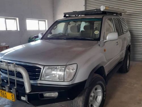 Toyota Land Cruiser 4.7 V8 100 Series in Namibia