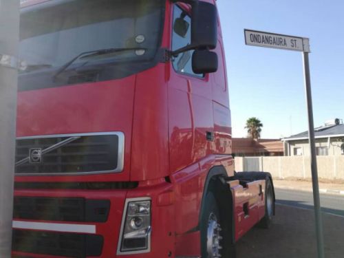 Volvo FH Globetrotter XL 440 in Namibia