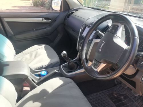 Isuzu KB300 3.0 D-teq in Namibia