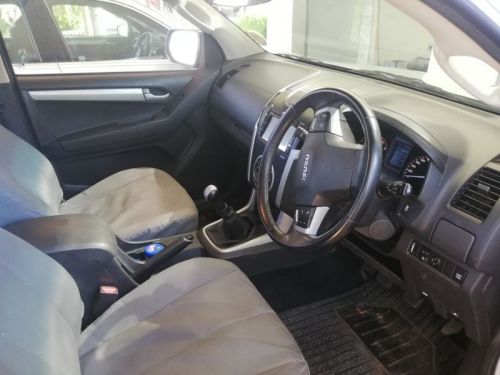 Isuzu KB300 3.0 D-teq in Namibia