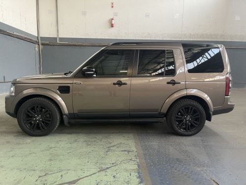 Land Rover Discovery 4 Graphite Edition in Namibia
