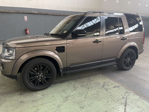 Land Rover Discovery 4 Graphite Edition in Namibia