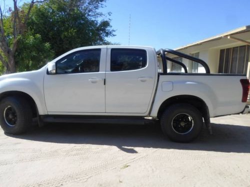 Isuzu KB Series 2.4 petrol in Namibia
