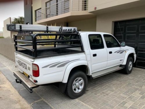 Toyota Hilux Raider 4x4 in Namibia