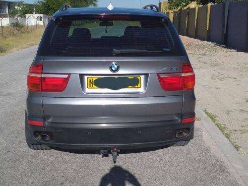 BMW X5 4.8i V8 4x4 in Namibia