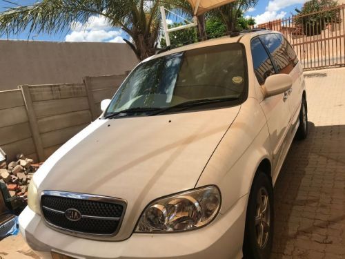 Kia Carnival 2.5 V6 LS in Namibia