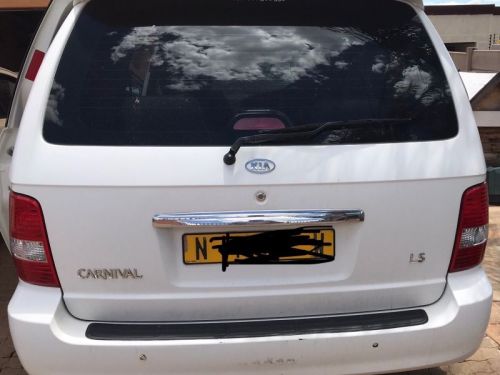 Kia Carnival 2.5 V6 LS in Namibia
