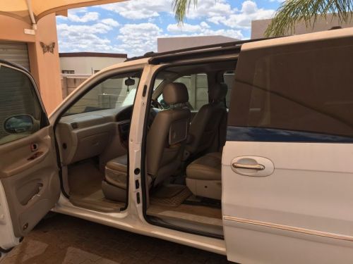 Kia Carnival 2.5 V6 LS in Namibia