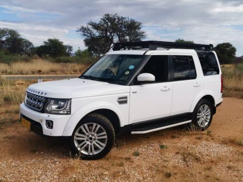 Land Rover Discovery 4 SCV6 HSE 4x4 in Namibia