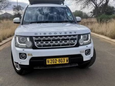 Land Rover Discovery 4 SCV6 HSE 4x4 in Namibia