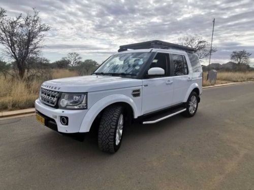 Land Rover Discovery 4 SCV6 HSE 4x4 in Namibia