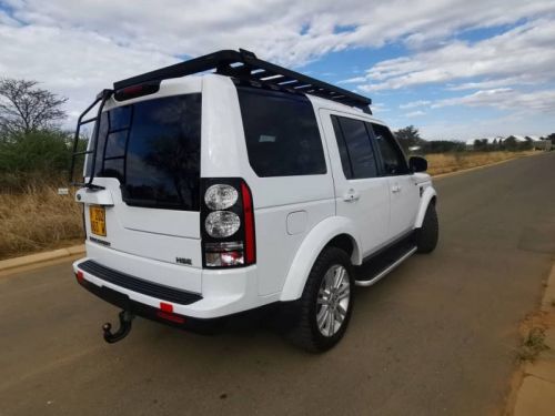 Land Rover Discovery 4 SCV6 HSE 4x4 in Namibia