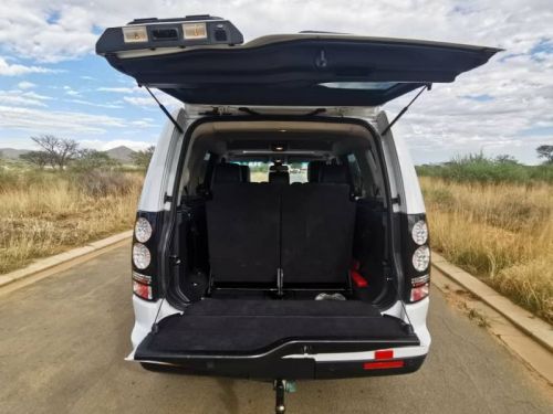Land Rover Discovery 4 SCV6 HSE 4x4 in Namibia