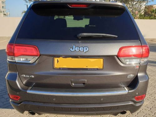 Jeep Grand Cherokee Overland in Namibia