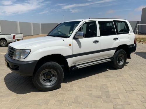 Toyota Land Cruiser 105 GX 4.5 EFI in Namibia