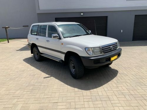 Toyota Land Cruiser 105 GX 4.5 EFI in Namibia