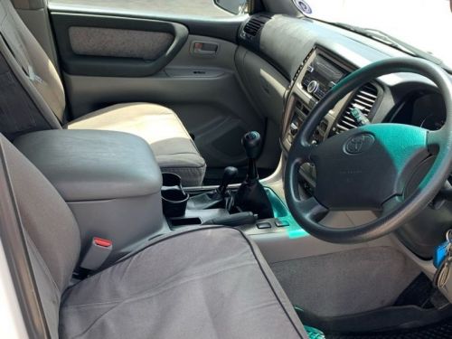 Toyota Land Cruiser 105 GX 4.5 EFI in Namibia