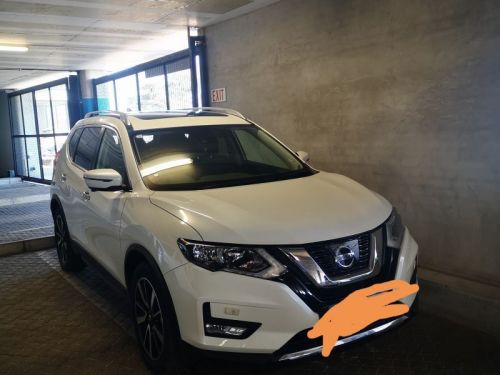 Nissan X-trail 2.5 Tekna CVT 7 seater in Namibia