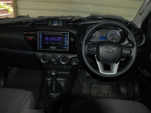 Toyota Hilux 2,4GD6 4x4 D/Cab in Namibia