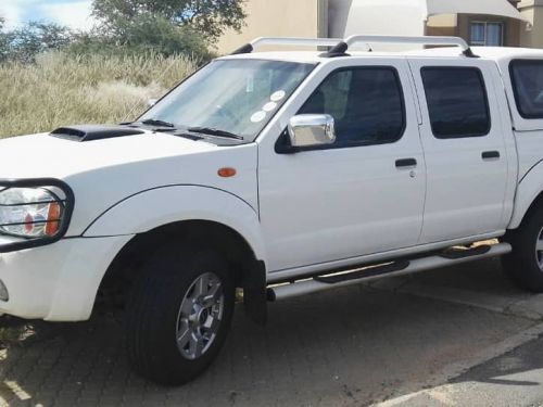 Nissan NP300 2.5TDI 4X4 in Namibia