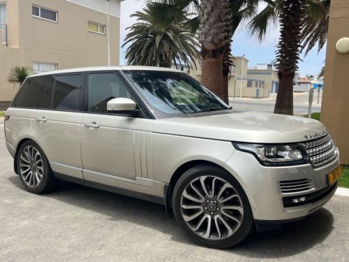 Land Rover Range Rover 5L V8 Supercharge Autobiography in Namibia