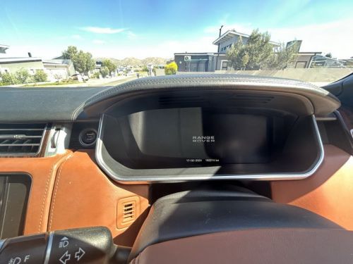 Land Rover Range Rover 5L V8 Supercharge Autobiography in Namibia
