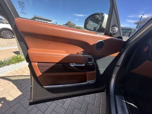 Land Rover Range Rover 5L V8 Supercharge Autobiography in Namibia