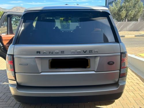 Land Rover Range Rover 5L V8 Supercharge Autobiography in Namibia