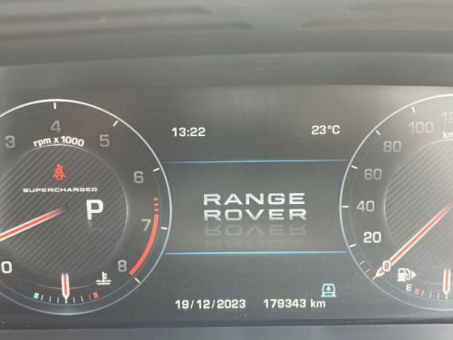 Land Rover Range Rover 5L V8 Supercharge Autobiography in Namibia