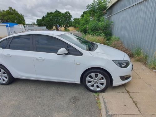 Opel Astra Essentia 1.6 in Namibia
