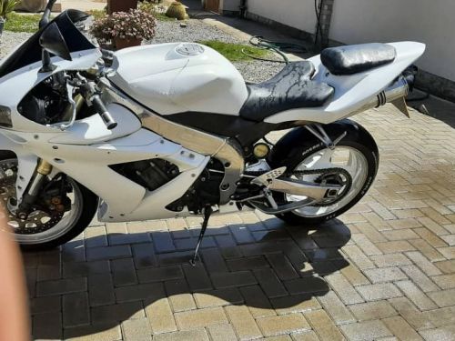 Yamaha R1 in Namibia
