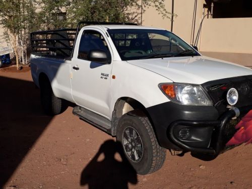Toyota Hilux 2.7 vvti 4x4 in Namibia